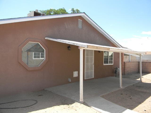 Building Photo - 6116 Cloudcroft Rd NW