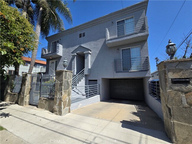 Primary Photo - 1054 Harrison Ave