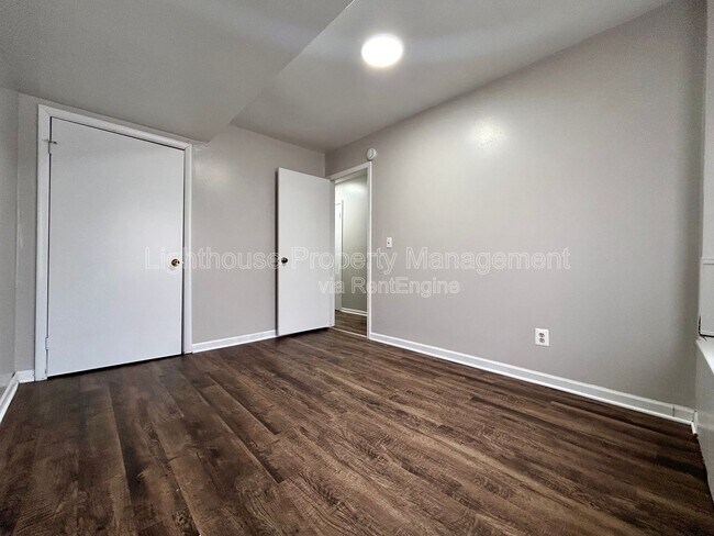 Building Photo - 607 Clayton Ave NW