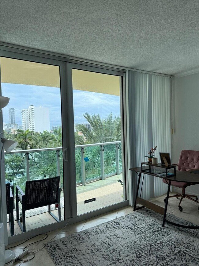 Building Photo - 2501 S Ocean Dr