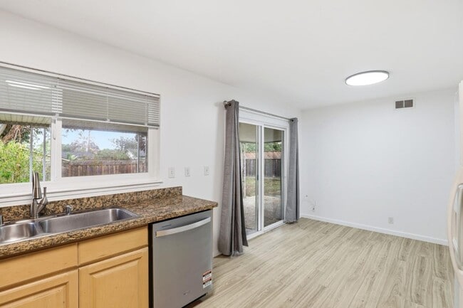 Building Photo - 20161 Cherry Ln