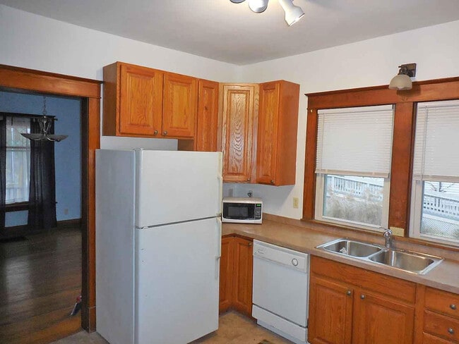 Building Photo - 212 W Michigan Ave