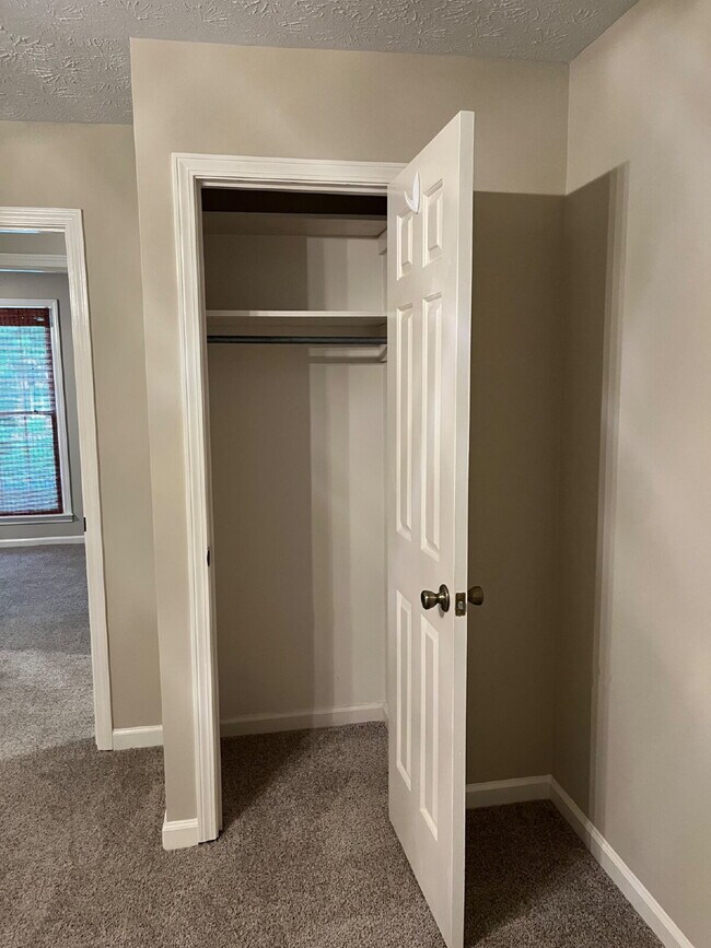 Building Photo - "Charming 2-Bed, 2.5-Bath Townhouse Retreat in Nashville - 1,242 Sq. Ft. of Comfort!" Lawn Care I...