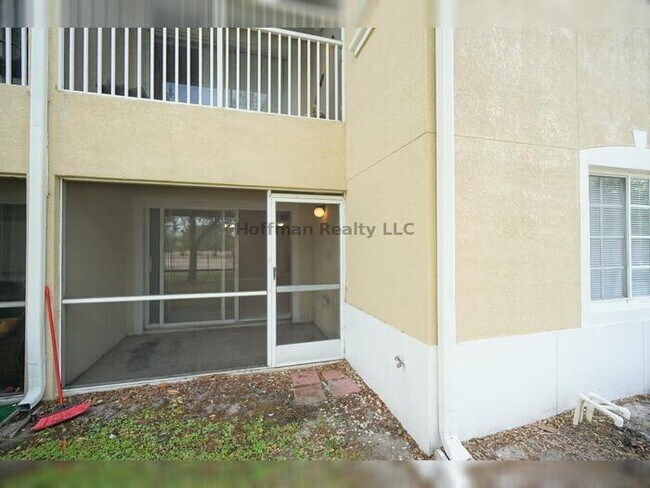 Building Photo - 3/2 Condo in Villages of Bloomingdale