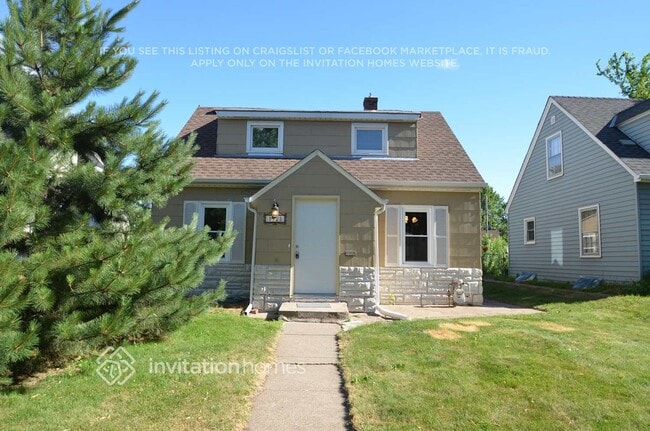 Building Photo - 1923 Arlington Ave E