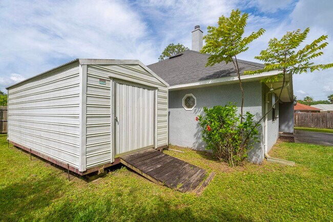 Building Photo - 2116 Wood Stork Ave