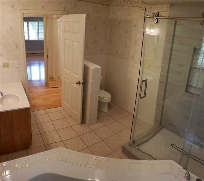 Building Photo - 3662 Rock Springs Dr