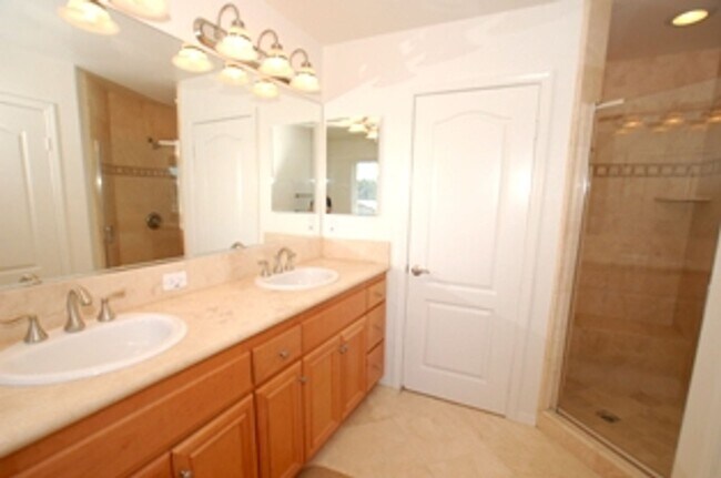 Building Photo - Great Condo in "The Bluffs" Community of Coastal Carlsbad!!