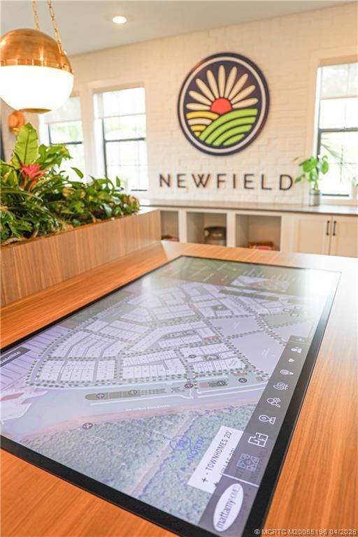 Building Photo - 950 SW Pr Ave