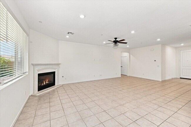 Building Photo - 40082 Catania Ct