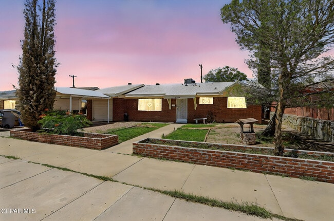 Building Photo - 5709 Hemmingway Dr