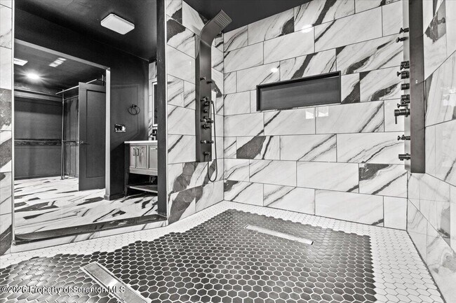 Building Photo - 523 Meyer St
