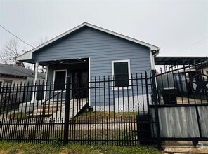 Building Photo - 7109 Avenue H