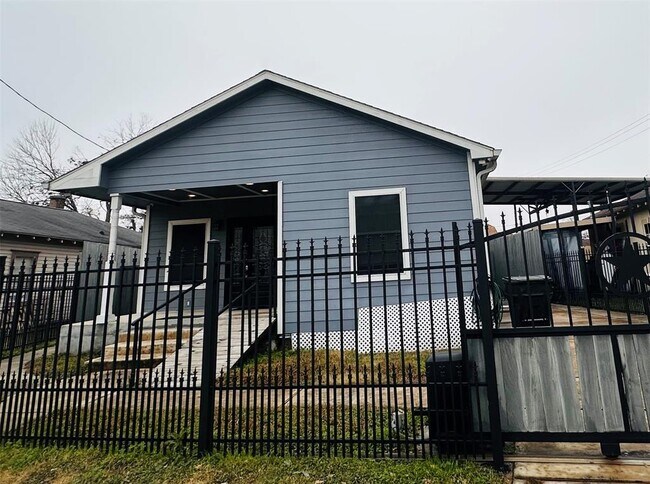 Primary Photo - 7109 Avenue H