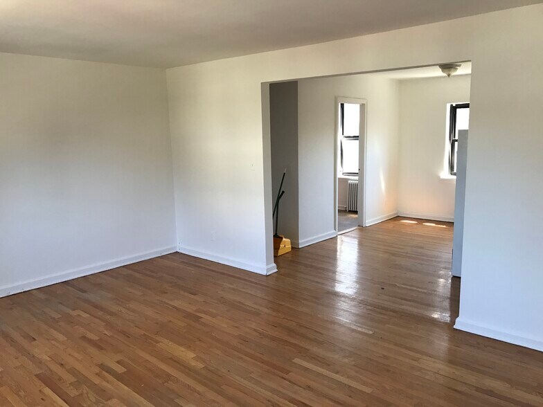 Building Photo - 146 Union Ave