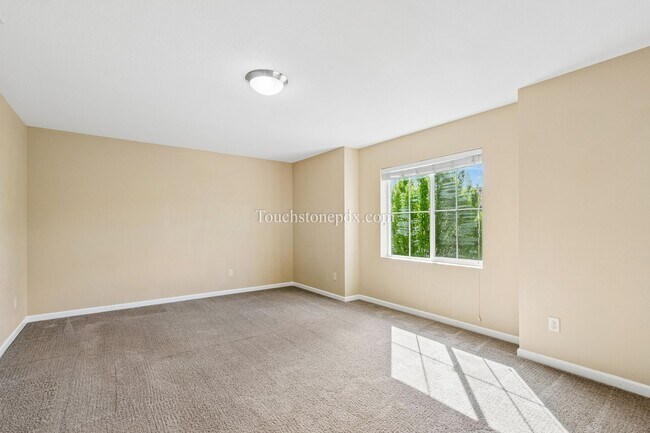 Building Photo - Spacious 4 BR 2.5 BA Home in Damascus