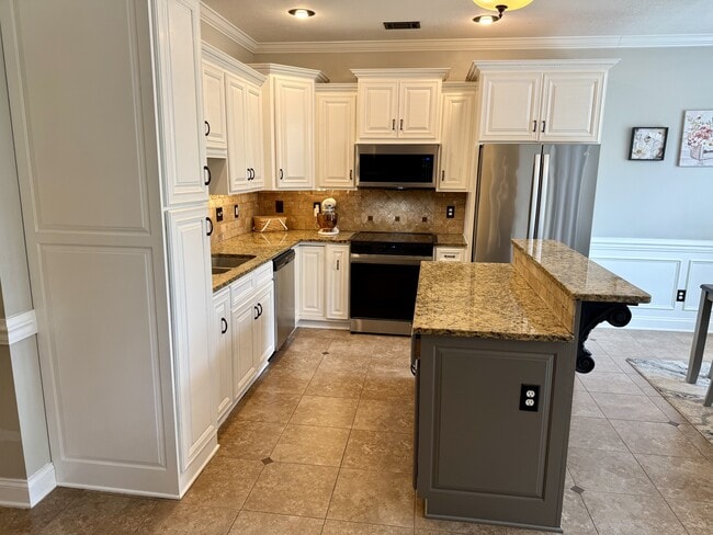 Building Photo - 633 Dunrobin Ln