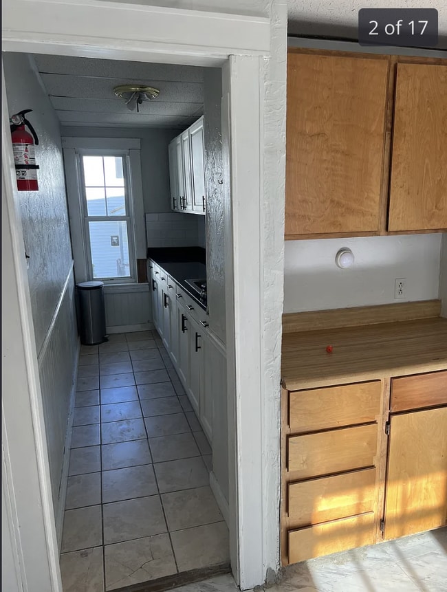 Building Photo - Beautiful 3 Bedroom 1 Bath Apartment Located in Worcester, MA