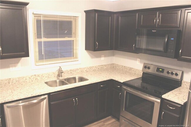 Building Photo - 4440 Briton Cir