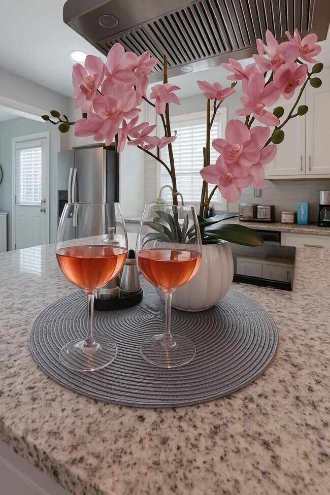 Building Photo - 445 Short Hills Dr