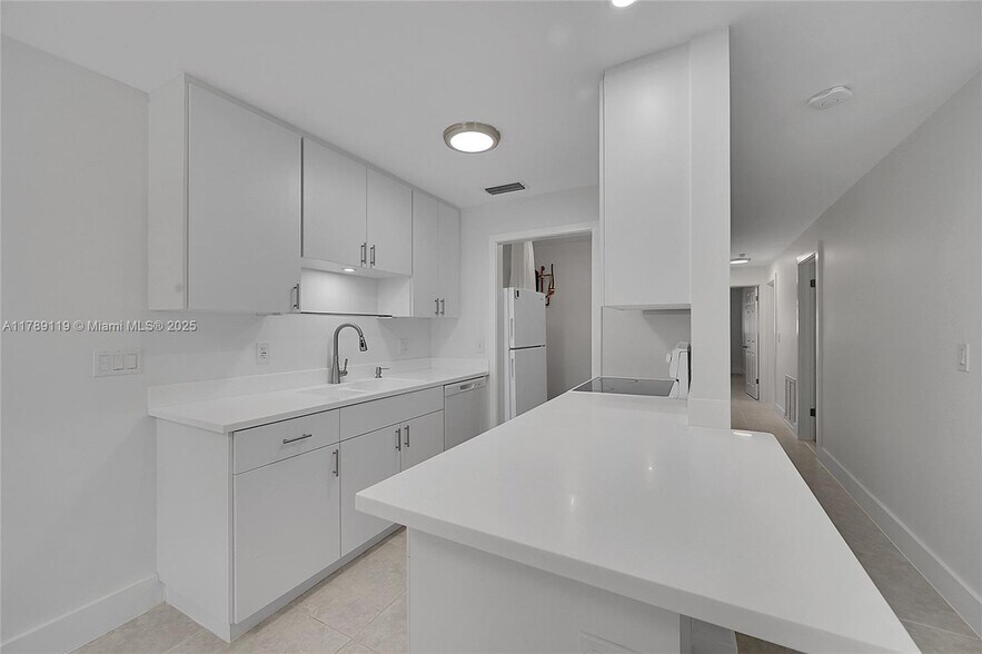 Primary Photo - 810-810 SW 12th Ct