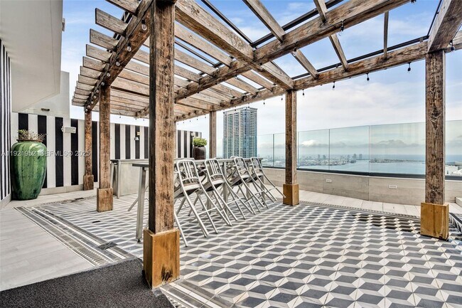 Building Photo - 1300 S Miami Ave