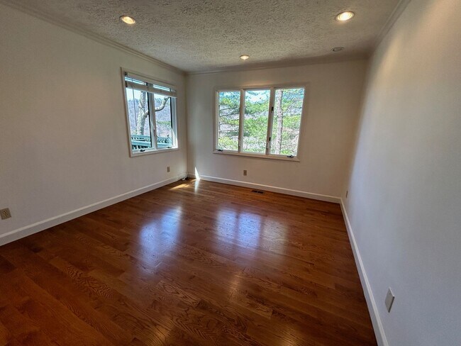 Building Photo - Central AVL - Large Custom Built Home with...