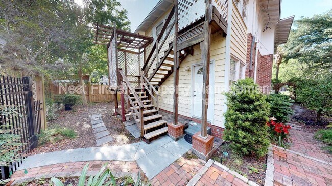 Building Photo - 2044 Forbes St