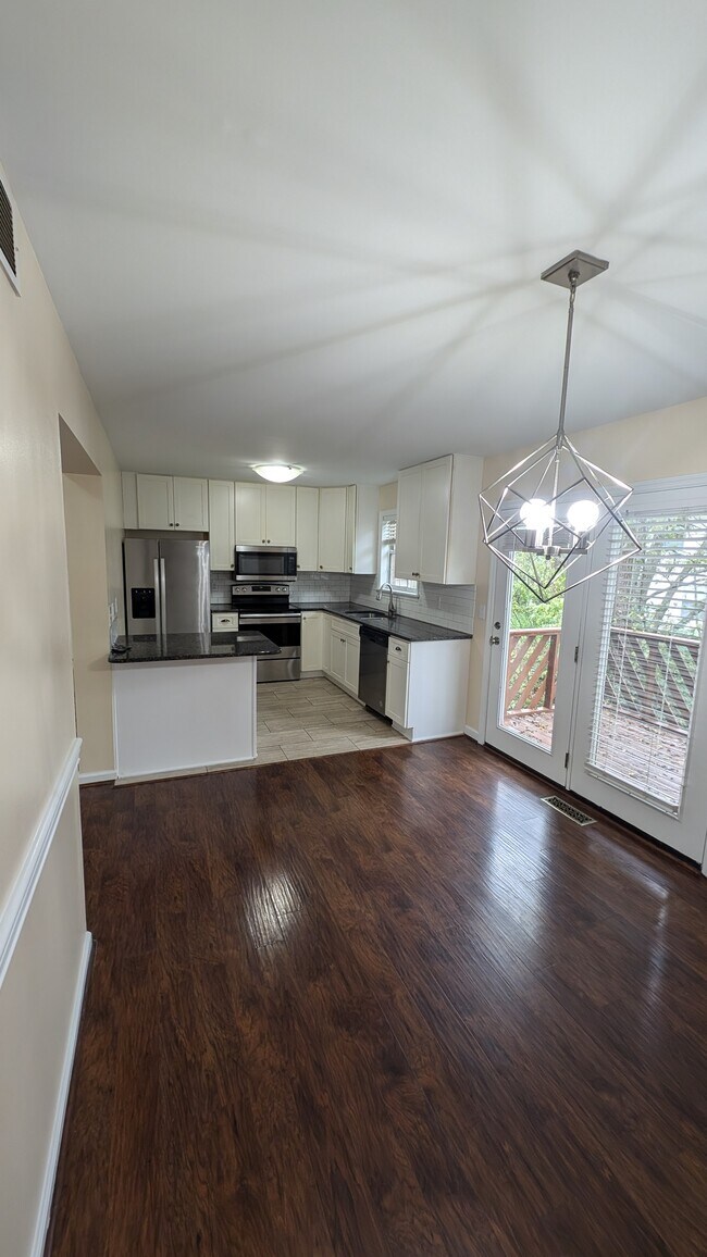 Building Photo - 1185 Ashford Ln