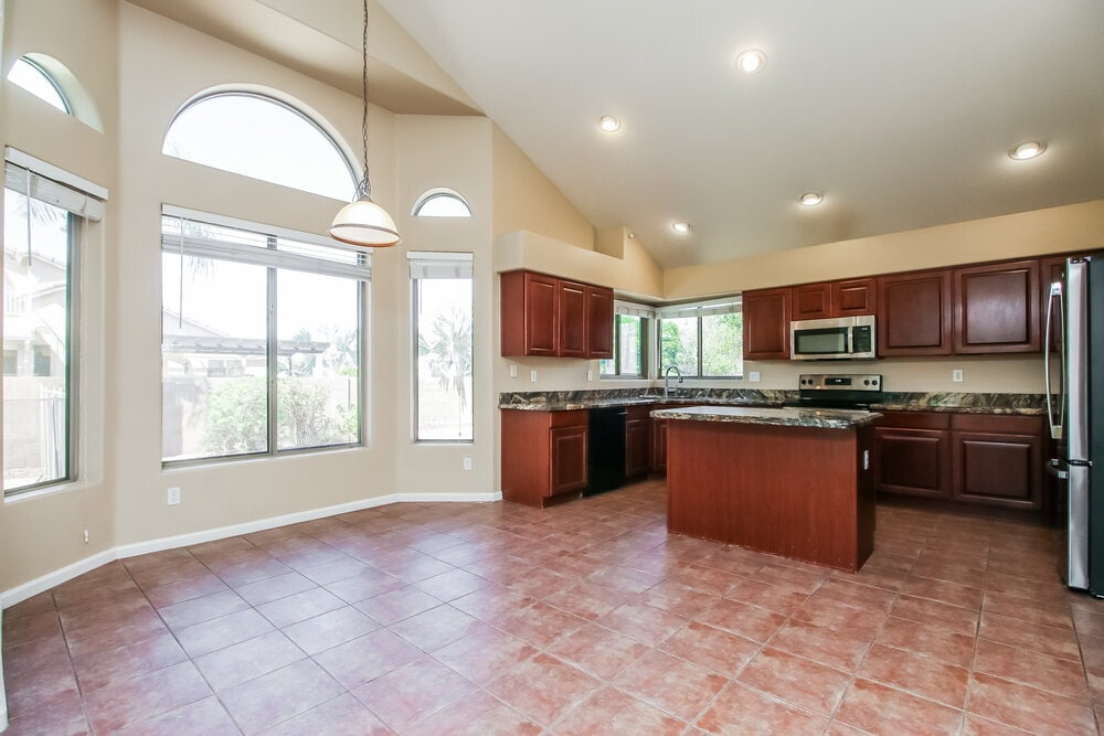 Building Photo - 1668 S Quartz St