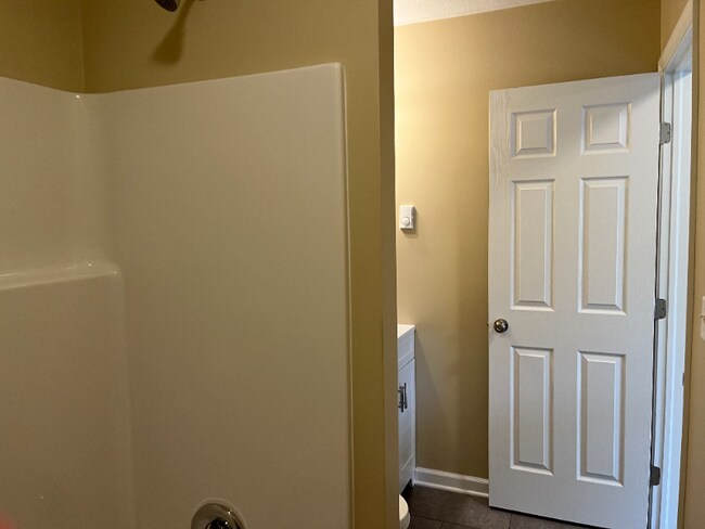 Building Photo - 164 Logan Rd