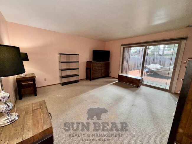 Building Photo - 3 Bedroom in Central Location in Incline!