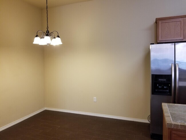 Building Photo - 1023 Brown Rock Dr