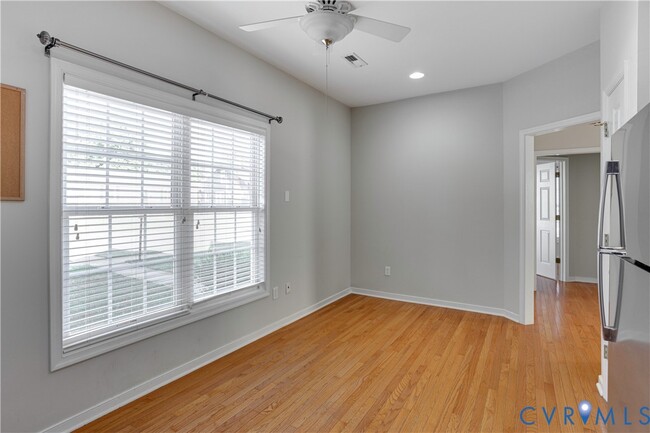 Building Photo - 6817 Kensington Ave