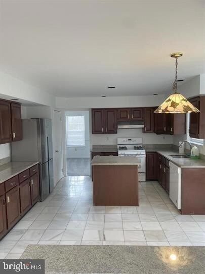 Building Photo - 101 Gordon Ln