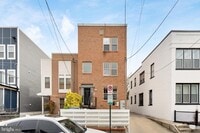 Building Photo - 1829 Providence St NE