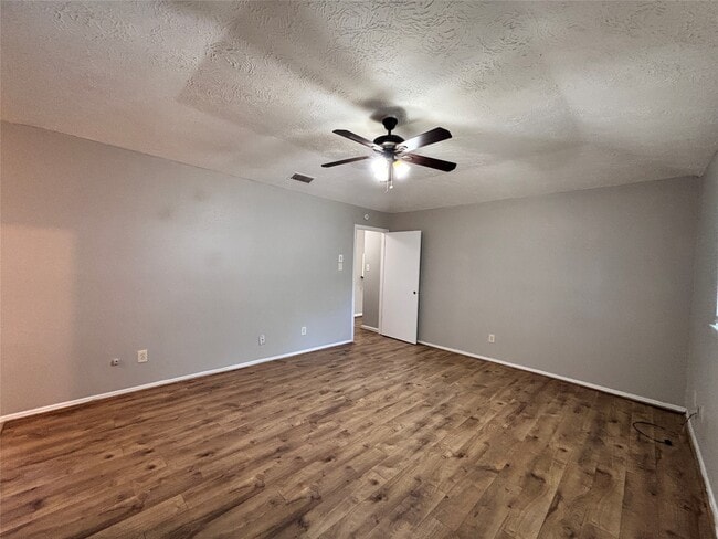 Building Photo - 203 Woodvale St