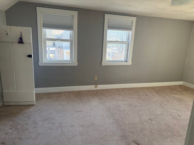 Building Photo - 12 Lincoln Pl