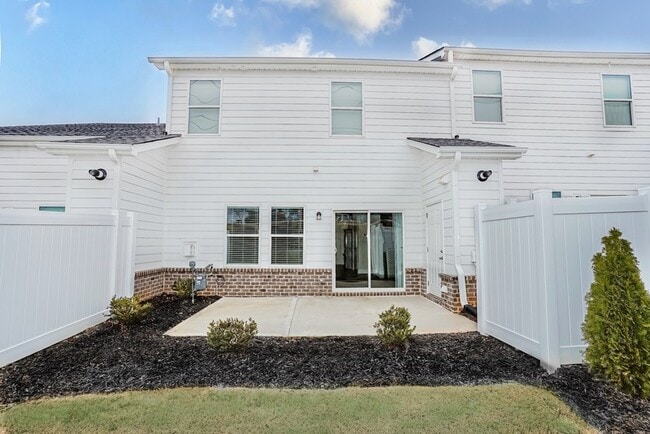 Building Photo - 138 Bromes Way