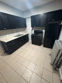 Building Photo - 7132 S Ingleside Ave