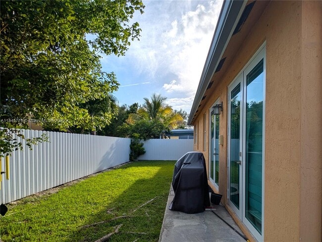 Building Photo - 16402 SW 78th Terrace