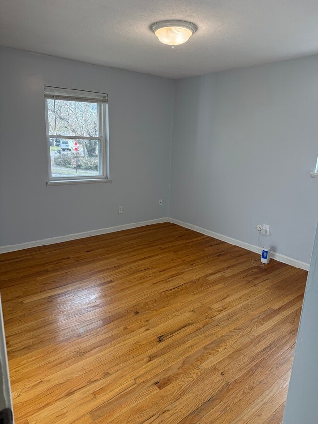 Building Photo - 1815 Tennyson Dr