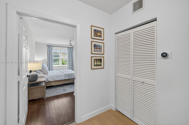 Building Photo - 1214 W Las Olas Blvd