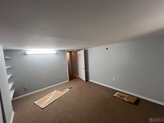 Building Photo - 52 Marconi Ave