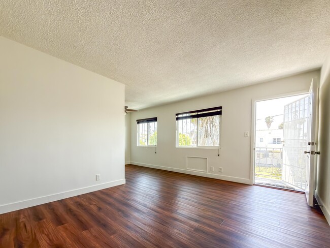 Building Photo - 2540 3rd Ave