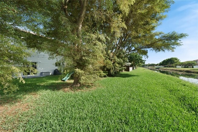 Building Photo - 1180 NE 41st Ave