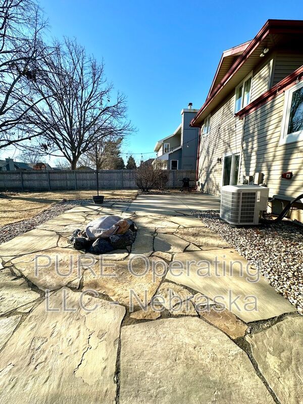 Building Photo - 5039 S 163rd Ave