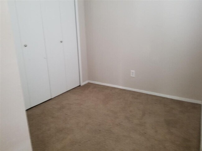 Building Photo - 4203 Holland Ave