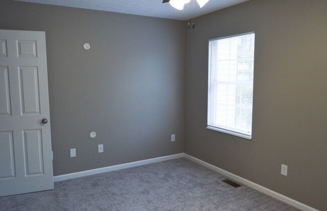 Building Photo - 2464 S Burberry Ln