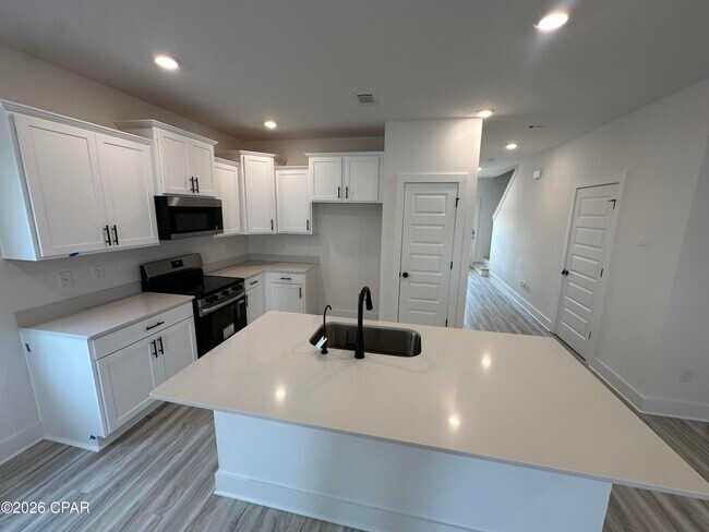 Building Photo - 280 Phillips Blf Ave